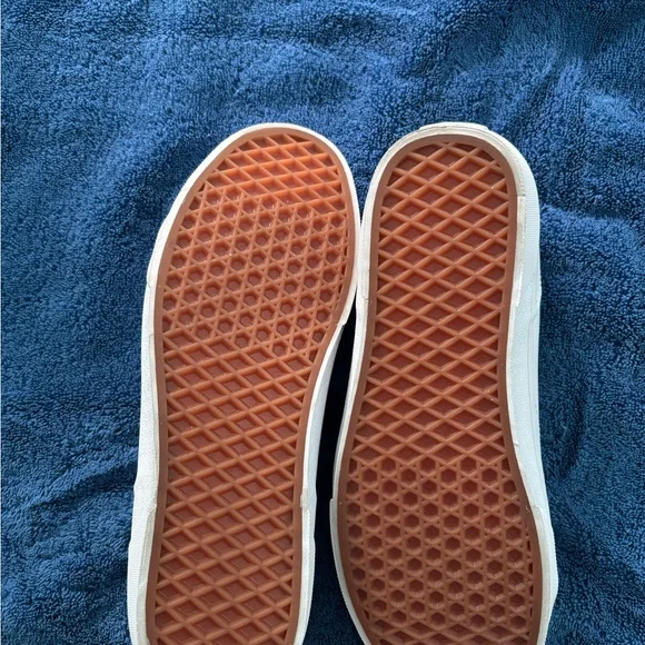 Vans Seldan Leather Shoes - Picture 3 of 4